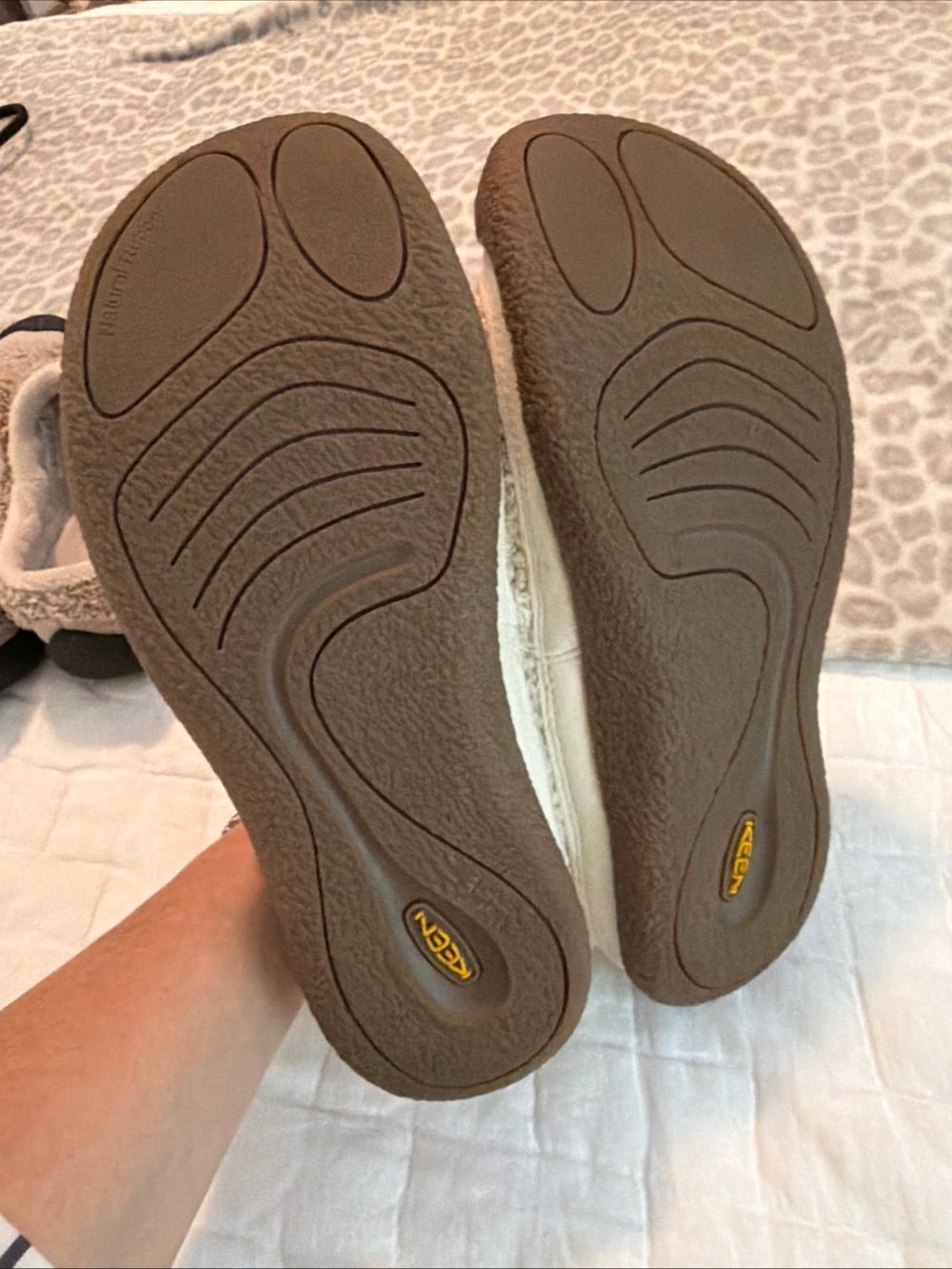 Two Pairs Keen Women’s Howser II & Howser III Slide Fleece Birch Taupe US11 EU42 - Picture 9 of 12